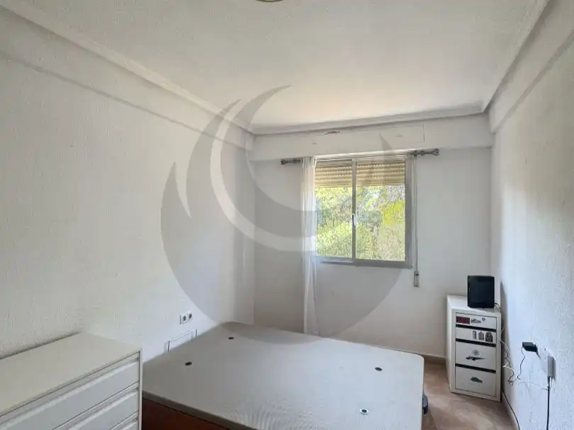 Habitación de Piso en venta en Chiva con Balcón