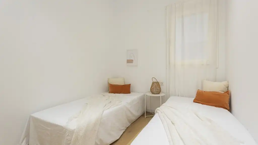 Habitación de Apartamento en venta en Barcelona con Aire acondicionado, Calefacción y Parquet