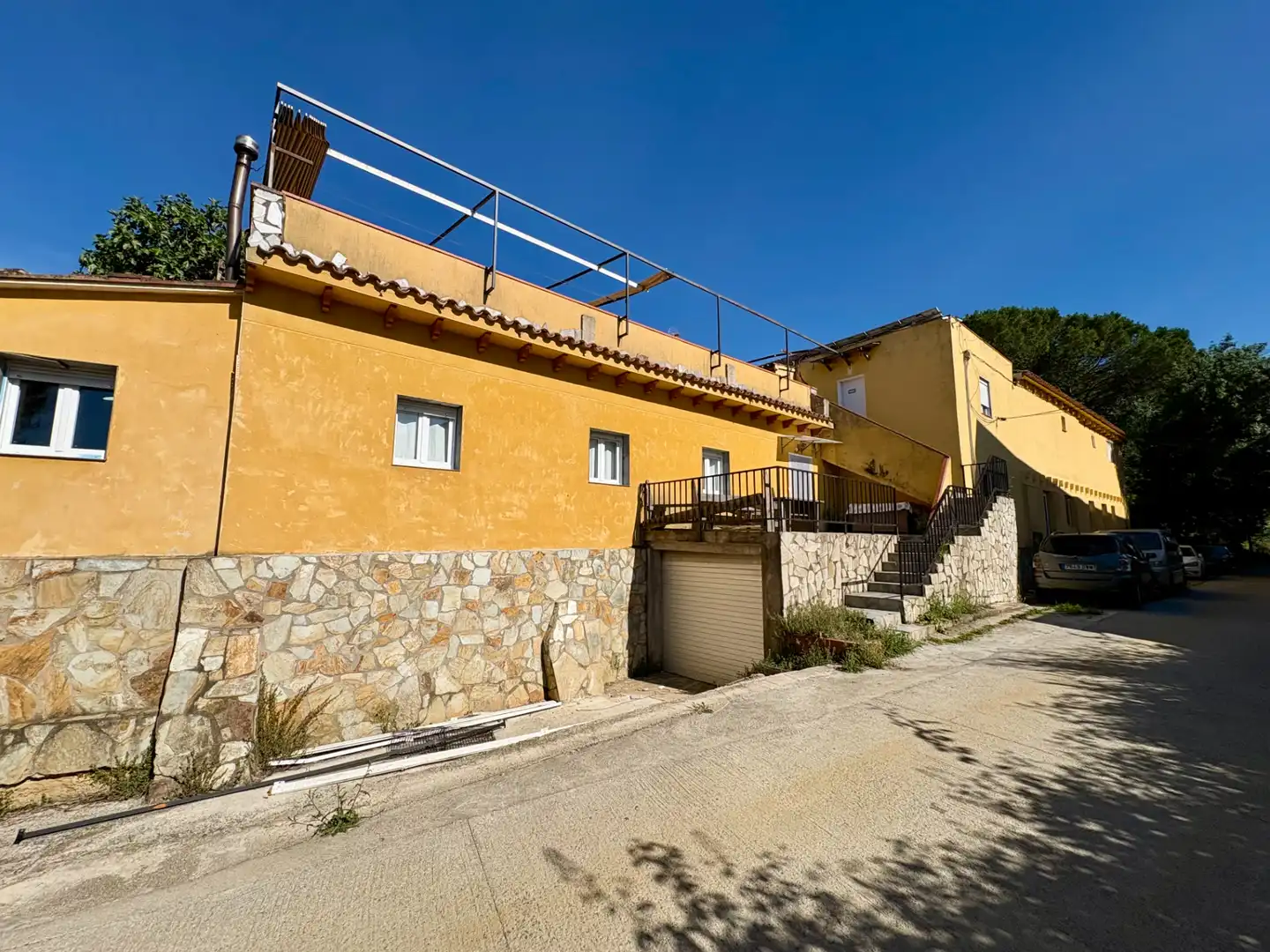 Vista exterior de Casa o xalet en venda en Palol de Revardit amb Aire condicionat, Jardí privat i Terrassa