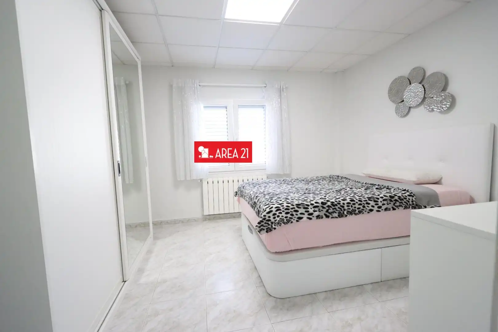 Bedroom of Houses for sale in La Pobla de Vallbona  with Heating, Terrace and Storage room