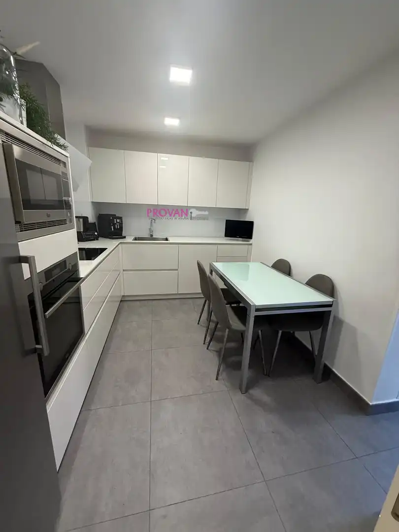Casa adosada en venta en Ensanche