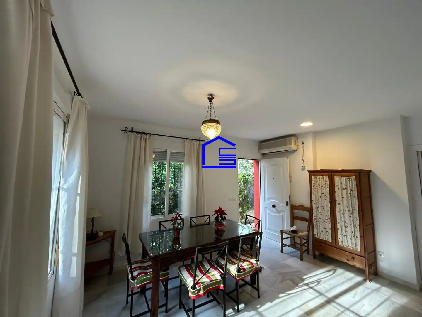 Comedor de Casa o chalet de alquiler en El Puerto de Santa María con Aire acondicionado, Calefacción y Jardín privado