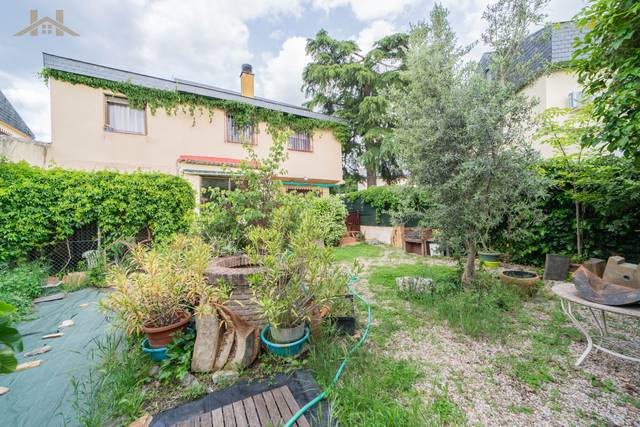 Casa adosada en Venta en Urbanización Collado Real en Dehesa – El Soto