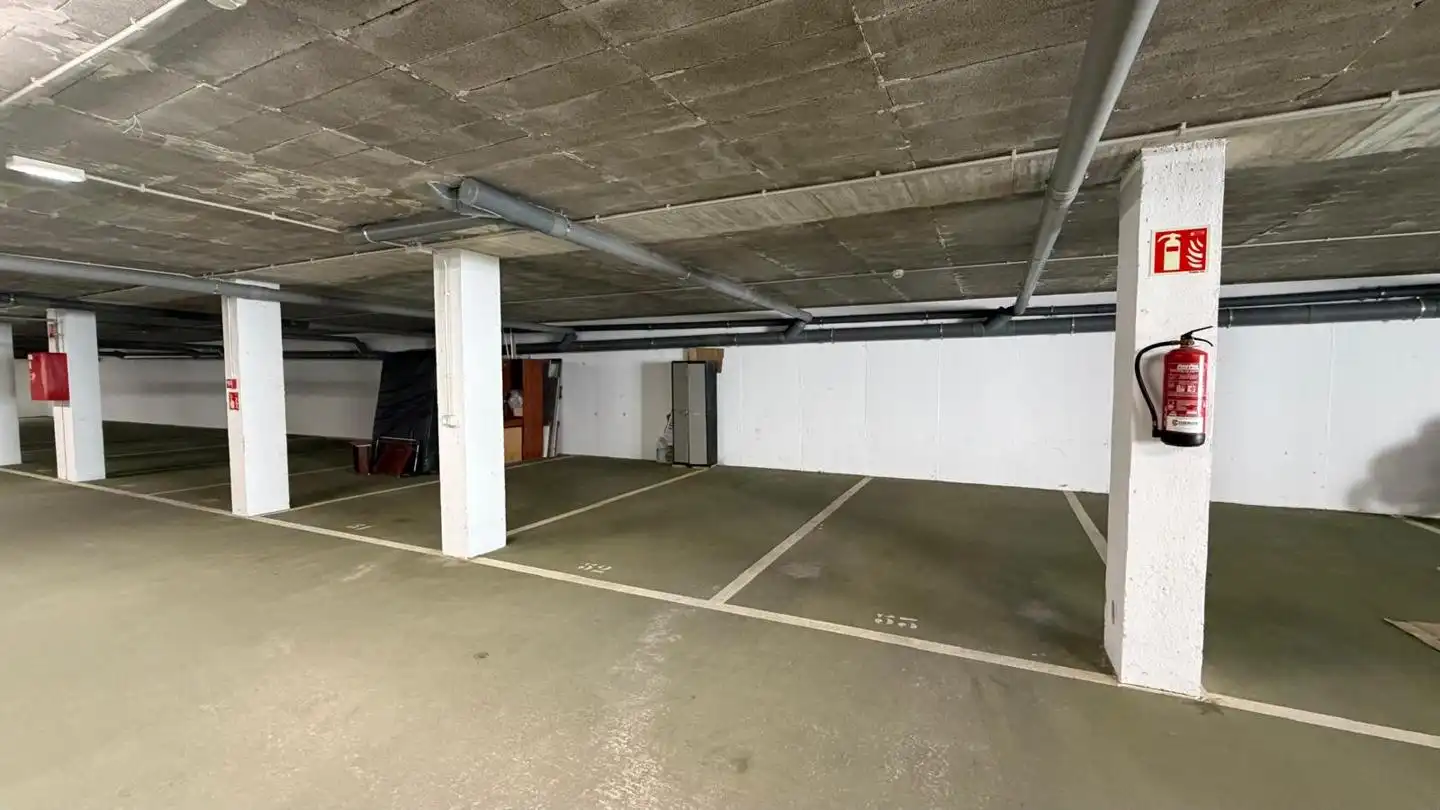Parkplatz zum Verkauf in Povedal