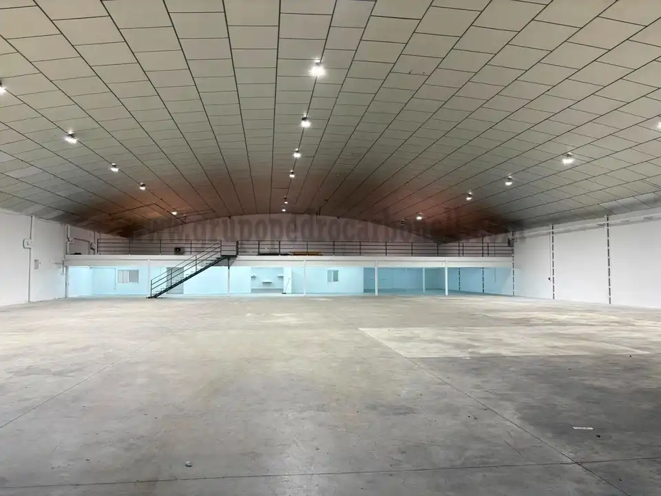 Industriegebäude zur Miete in Crevillent