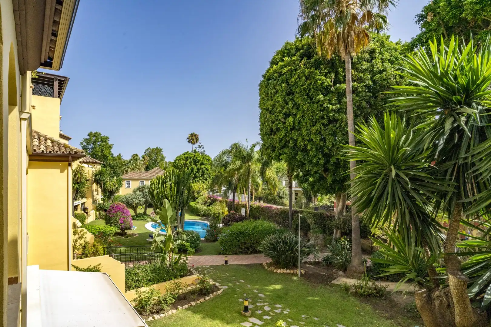 Apartament amb piscina en venda a San Pedro de Alcántara, imagen 2
