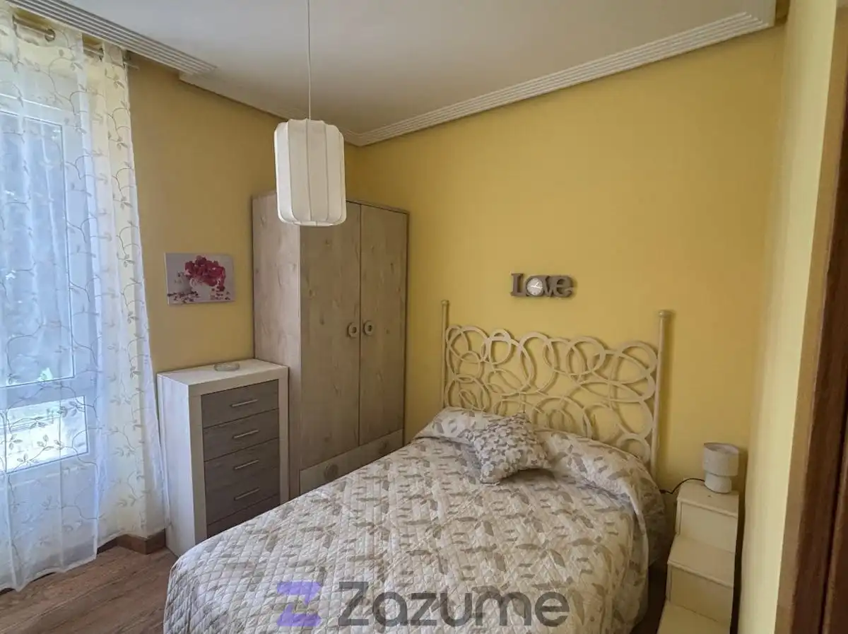 Bedroom of Apartments for rent in Burgos  with Heating, Furnished and Oven