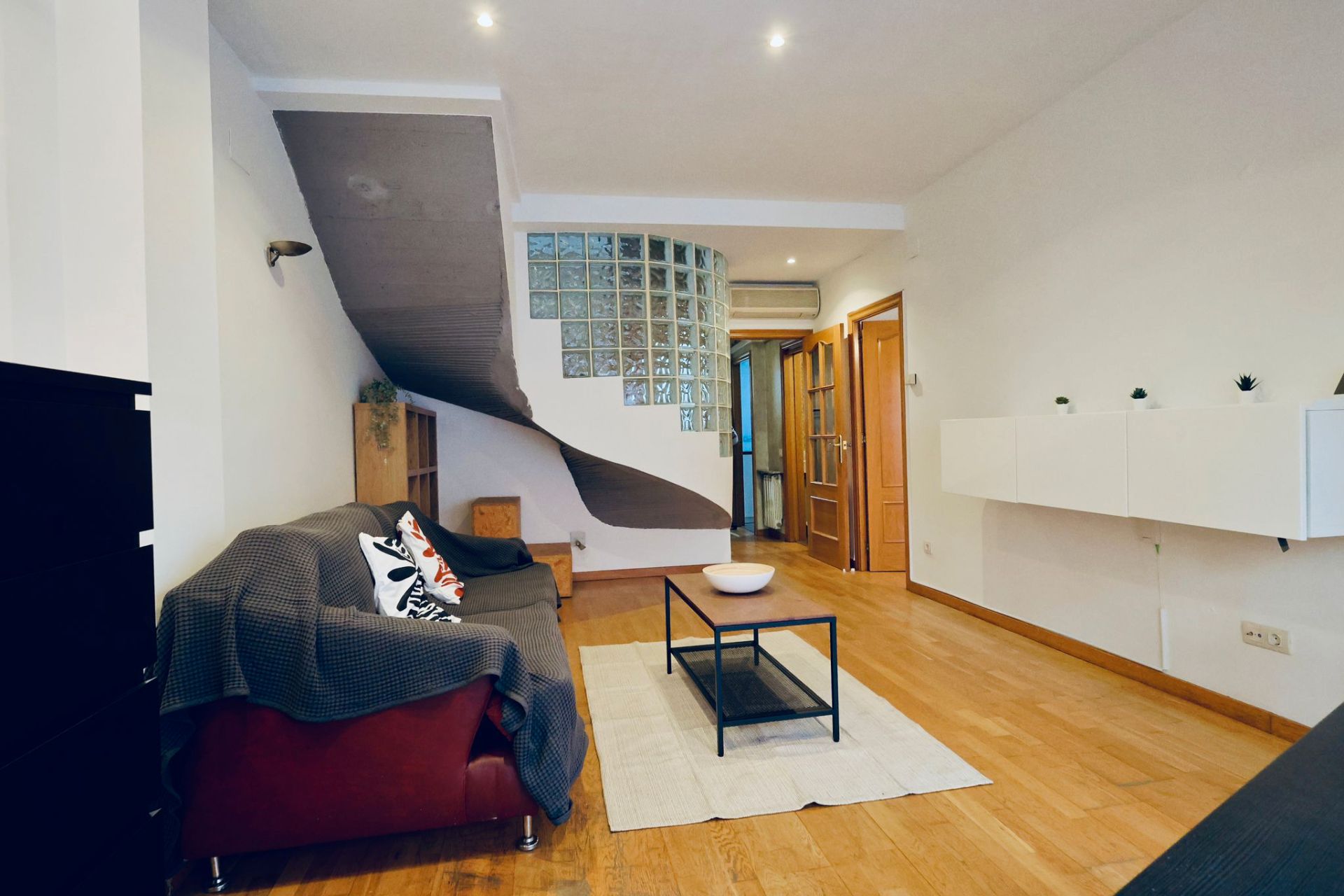 Sala d'estar de Dúplex en venda en  Barcelona Capital amb Aire condicionat, Calefacció i Parquet