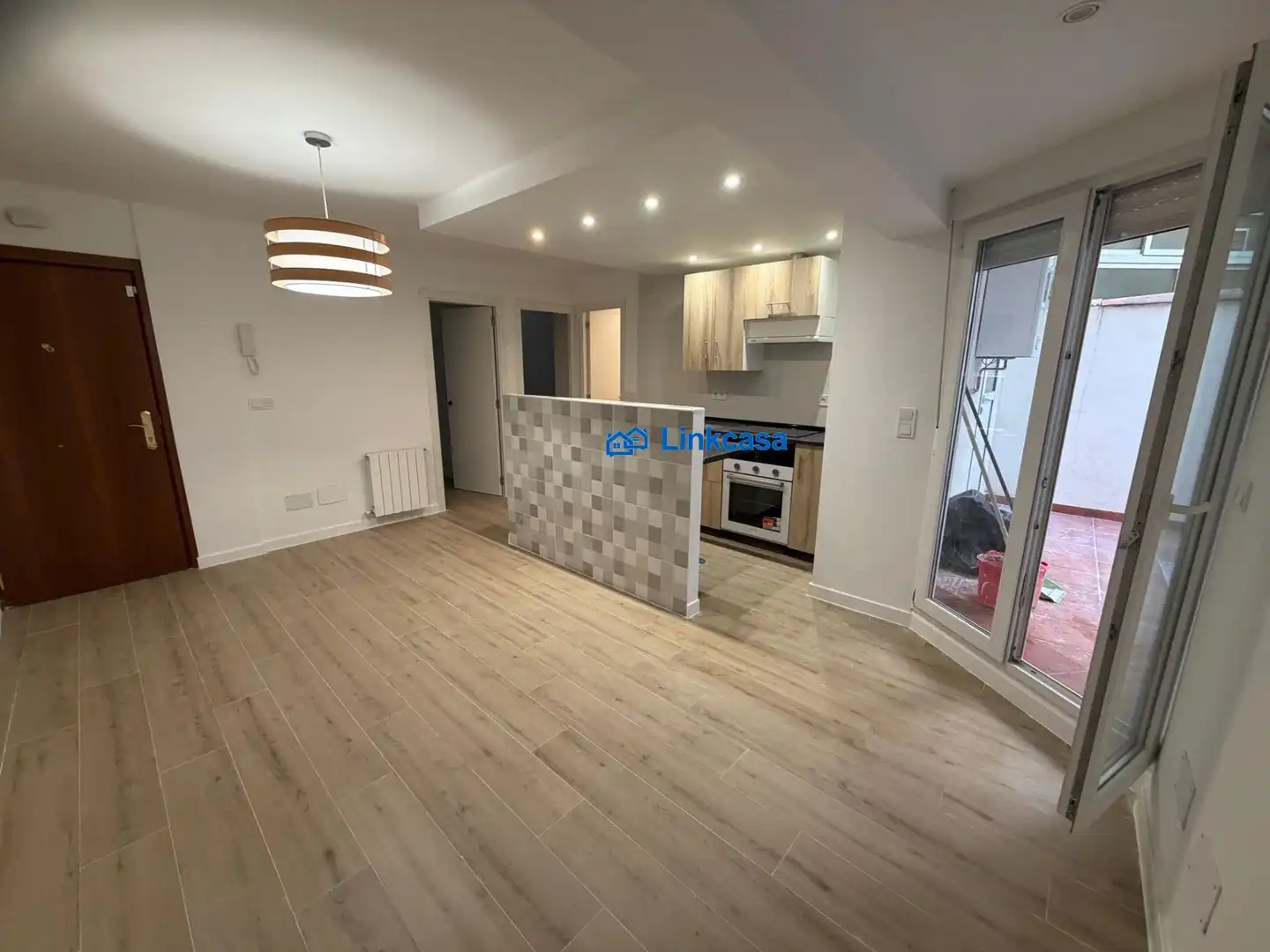 Vista exterior de Piso en venta en  Madrid Capital con Alarma