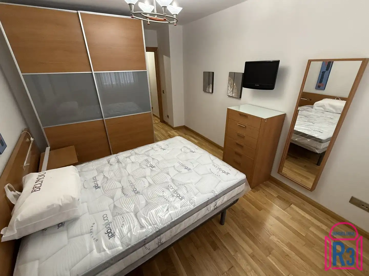 Schlafzimmer von Wohnung zur Miete in León Capital  mit Heizung, Terrasse und Abstellraum