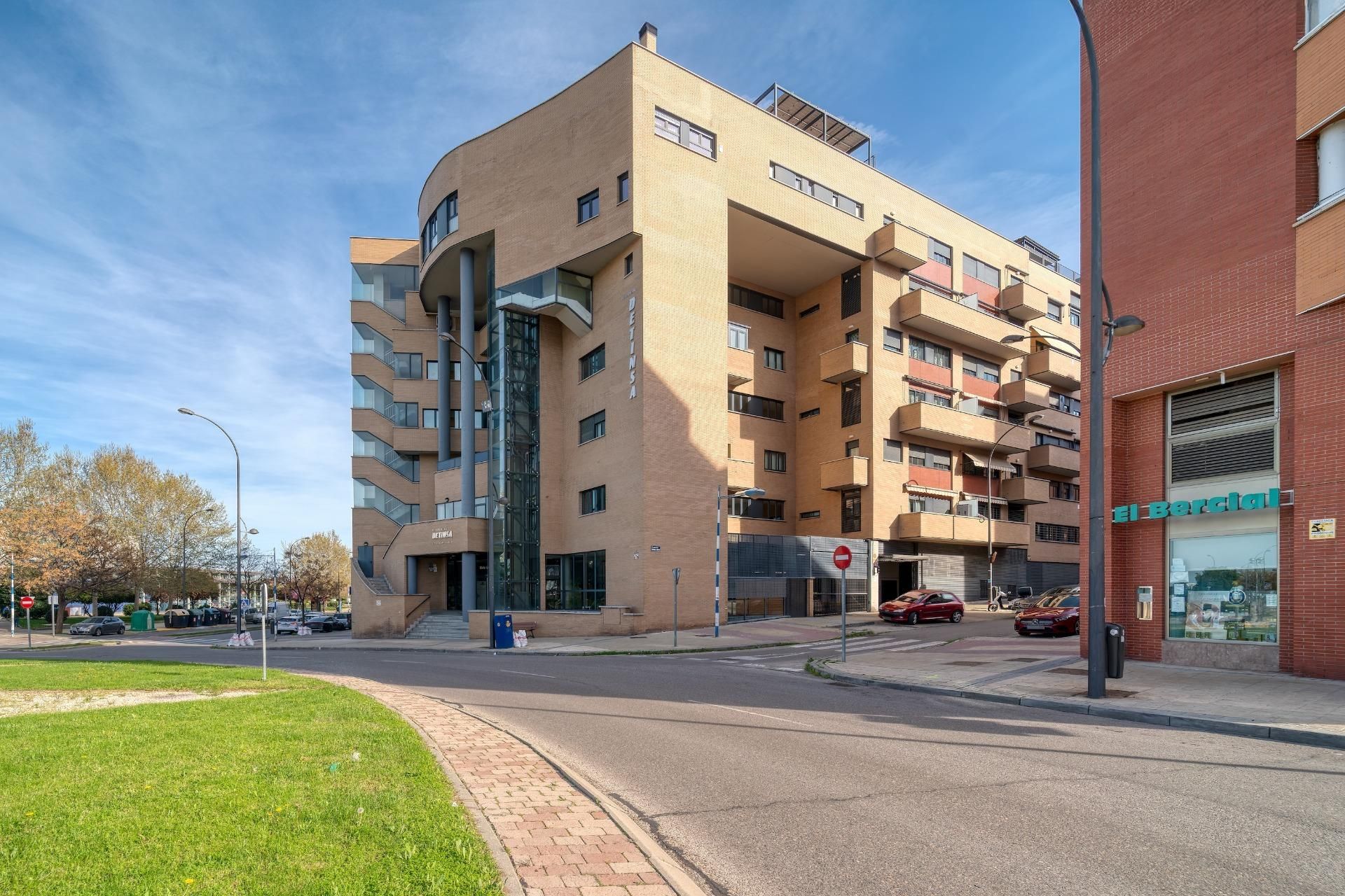 Vista exterior de Dúplex en venda en Getafe amb Aire condicionat, Calefacció i Jardí privat
