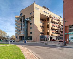 Vista exterior de Dúplex en venda en Getafe amb Aire condicionat, Calefacció i Jardí privat