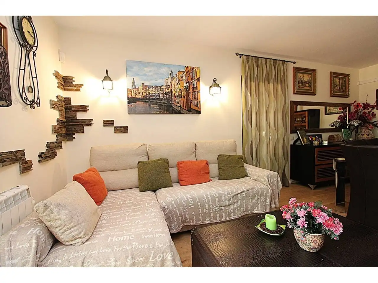 Wohnzimmer von Wohnung zum Verkauf in Lloret de Mar mit Klimaanlage, Heizung und Privatgarten