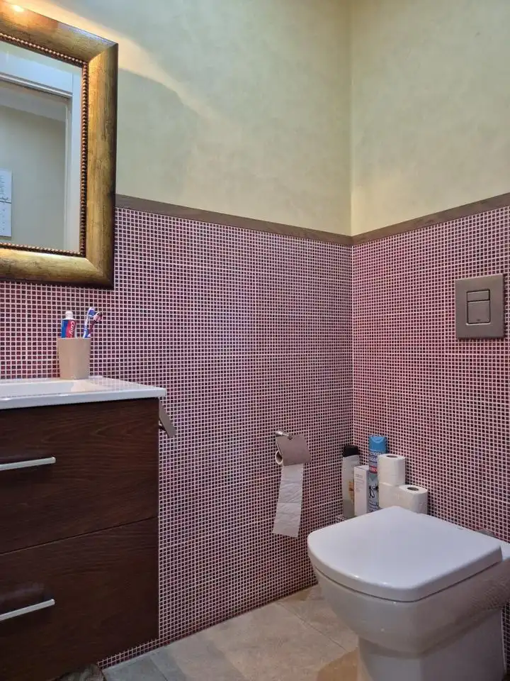 Baño de Piso de alquiler en Lucena con Aire acondicionado, Terraza y Amueblado