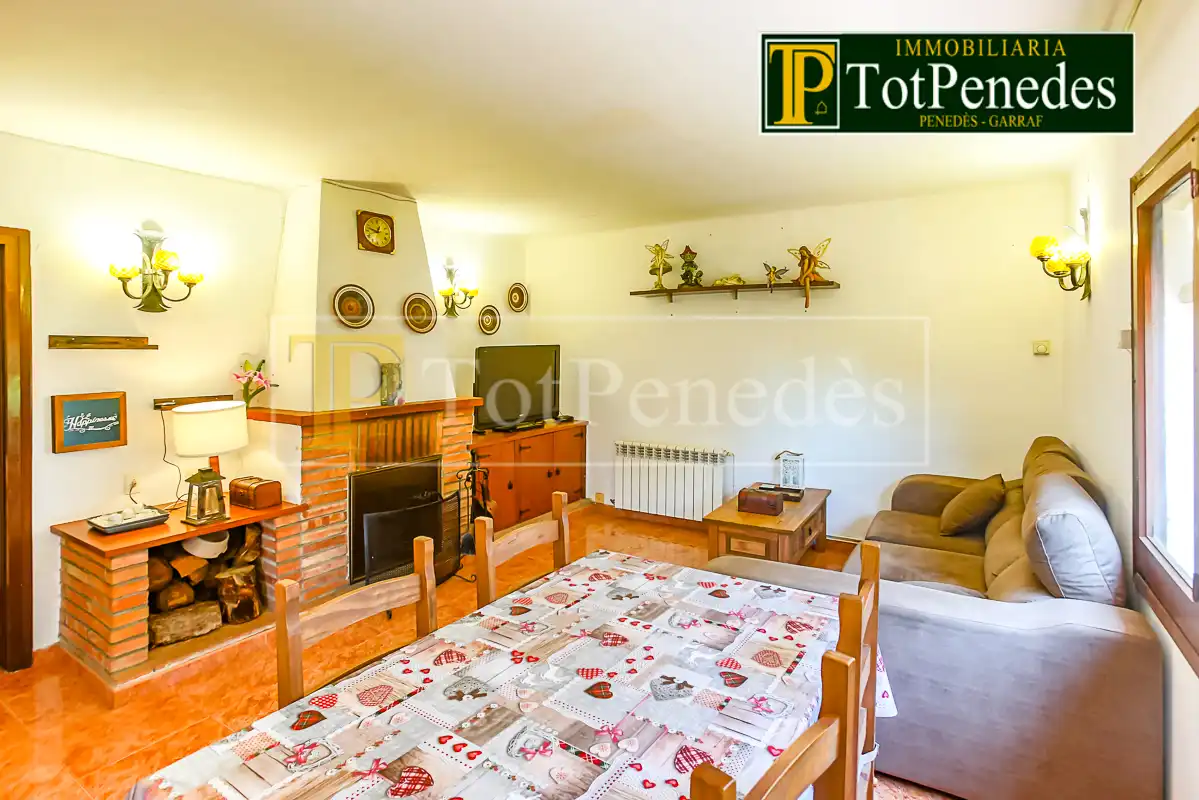 Haus oder Chalet zum Verkauf in Querol mit Heizung, Privatgarten und Abstellraum