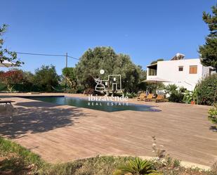 Vista exterior de Casa o xalet de lloguer en Sant Josep de sa Talaia amb Piscina i Moblat