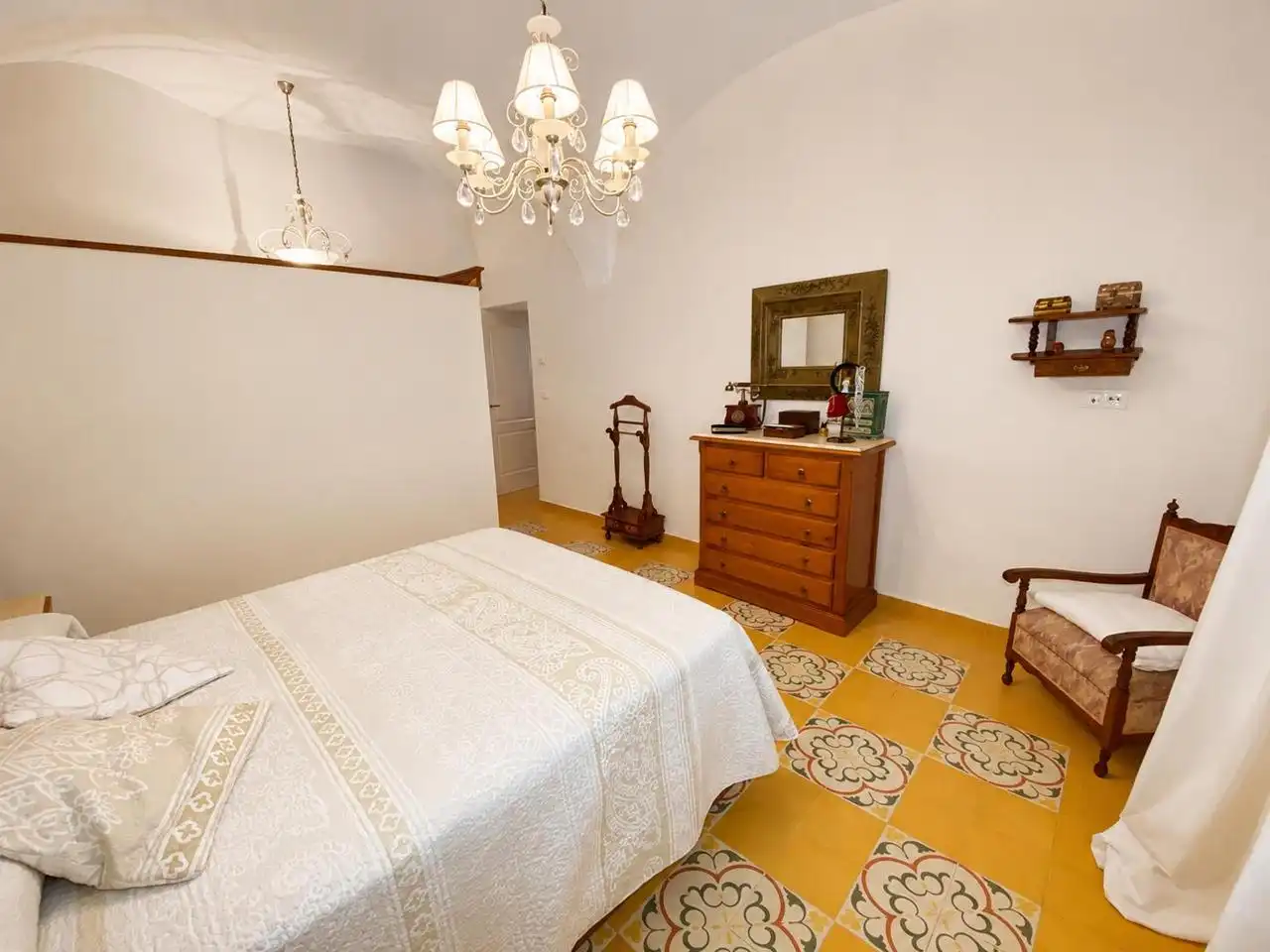 Schlafzimmer von Haus oder Chalet zum Verkauf in Villagonzalo mit Privatgarten, Terrasse und Schwimmbad