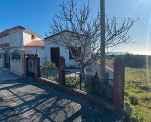 Vista exterior de Casa o xalet en venda en Carnota amb Jardí privat, Terrassa i Moblat