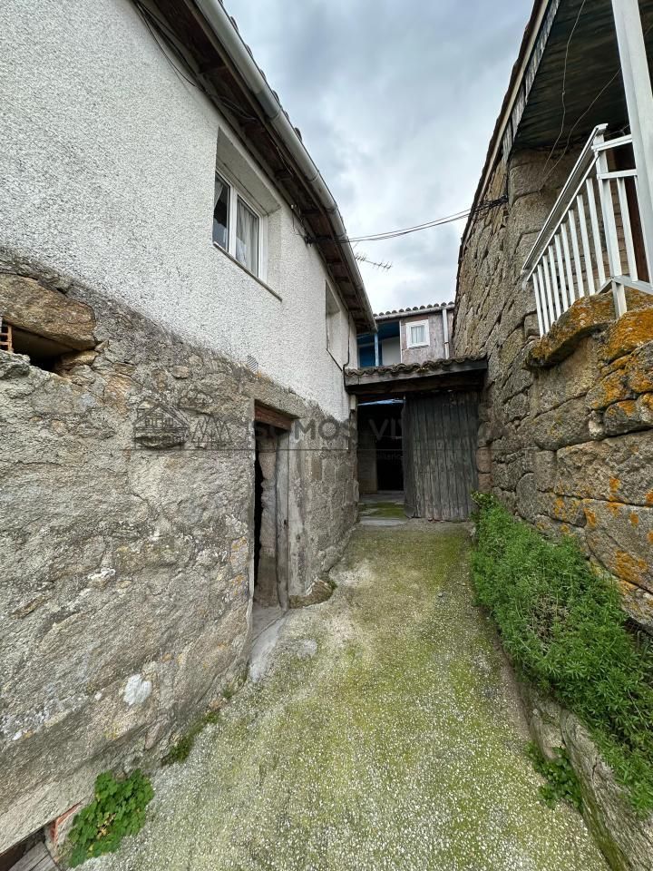 Vista exterior de Casa o xalet en venda en Paderne de Allariz amb Terrassa i Moblat