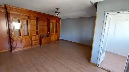 Habitación de Piso en venta en Coslada con Balcón