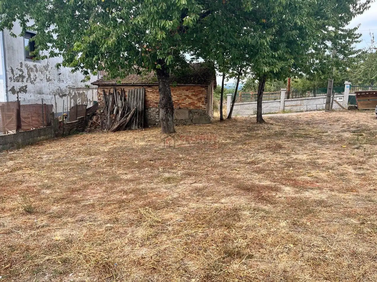 Casa amb jardí en venda a Maside