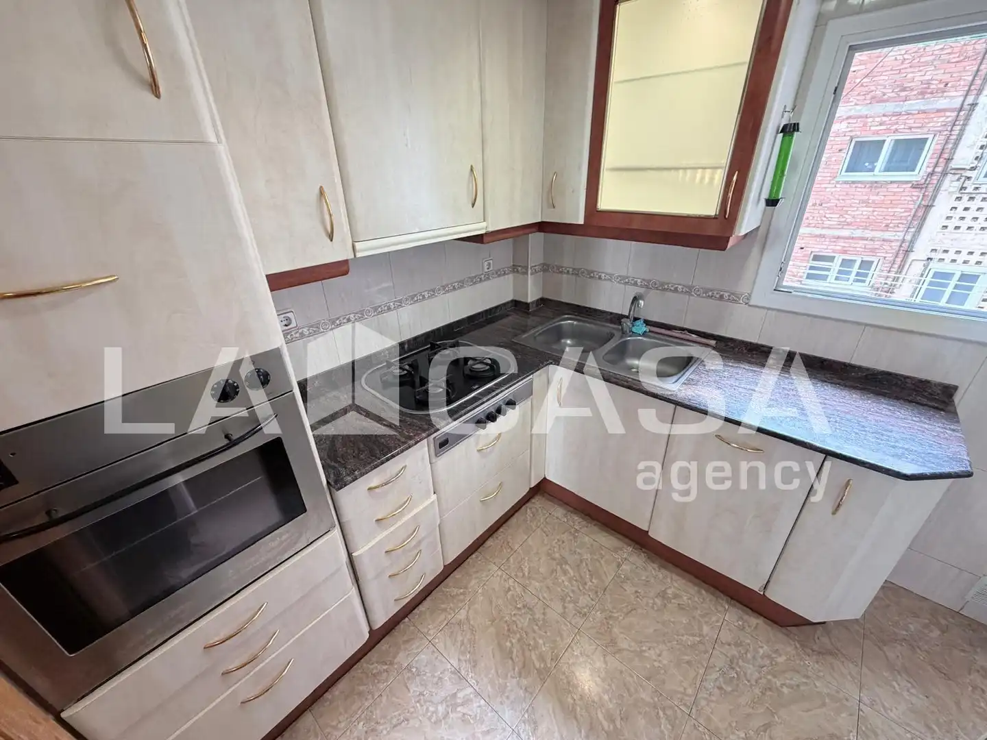 Cocina de Piso en venta en Barcelona con Balcón