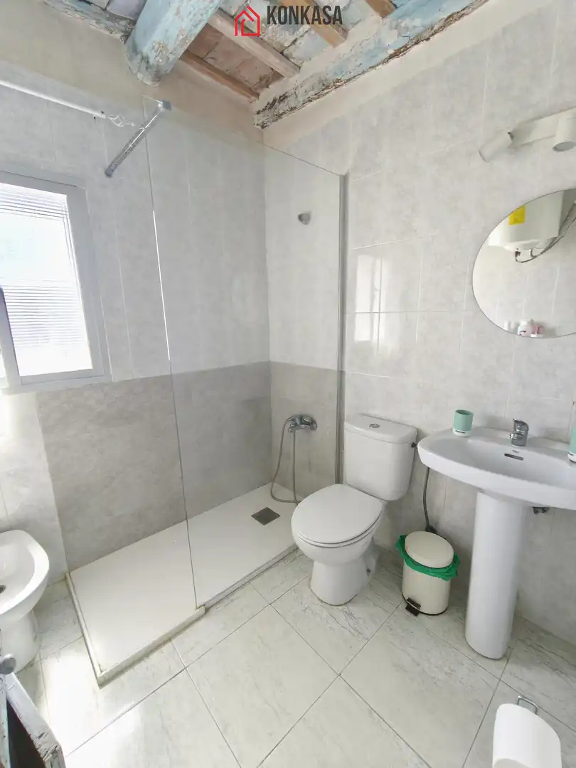 Baño de Piso en venta en Arcos de la Frontera con Aire acondicionado, Terraza y Trastero