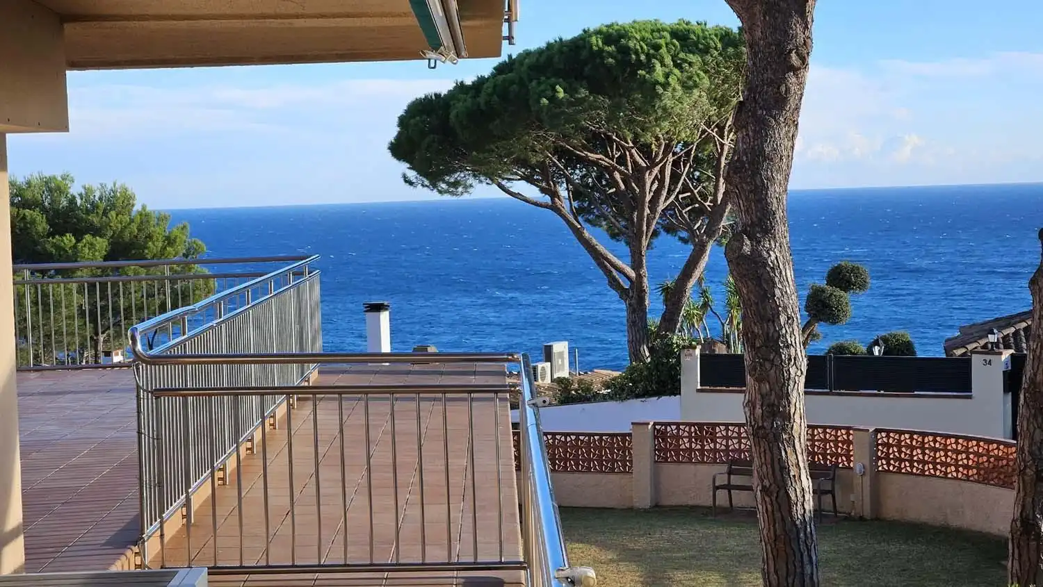 Terrassa de Apartament en venda en Sant Feliu de Guíxols amb Aire condicionat, Calefacció i Jardí privat
