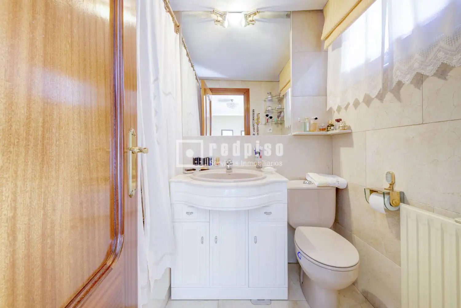 Bathroom of Houses for sale in Pozuelo de Alarcón  with Air Conditioner, Heating and Parquet flooring