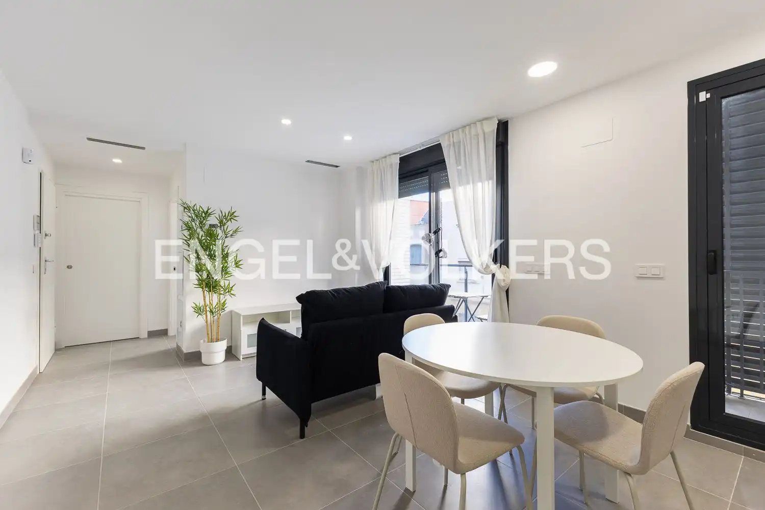 Living room of Flat for rent in Torrent  with Air Conditioner, Heating and Terrace