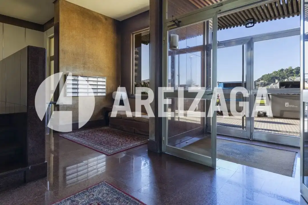 Piso en venta en Donostia - San Sebastián  con Calefacción, Terraza y Balcón