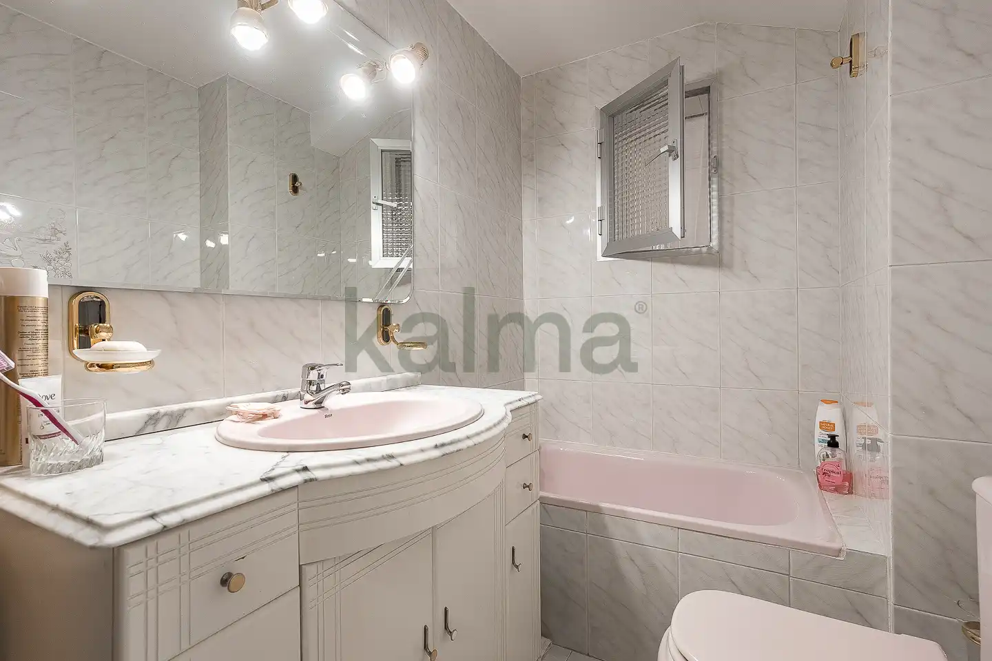 Baño de Piso en venta en Alcalá de Henares con Aire acondicionado, Calefacción y Terraza