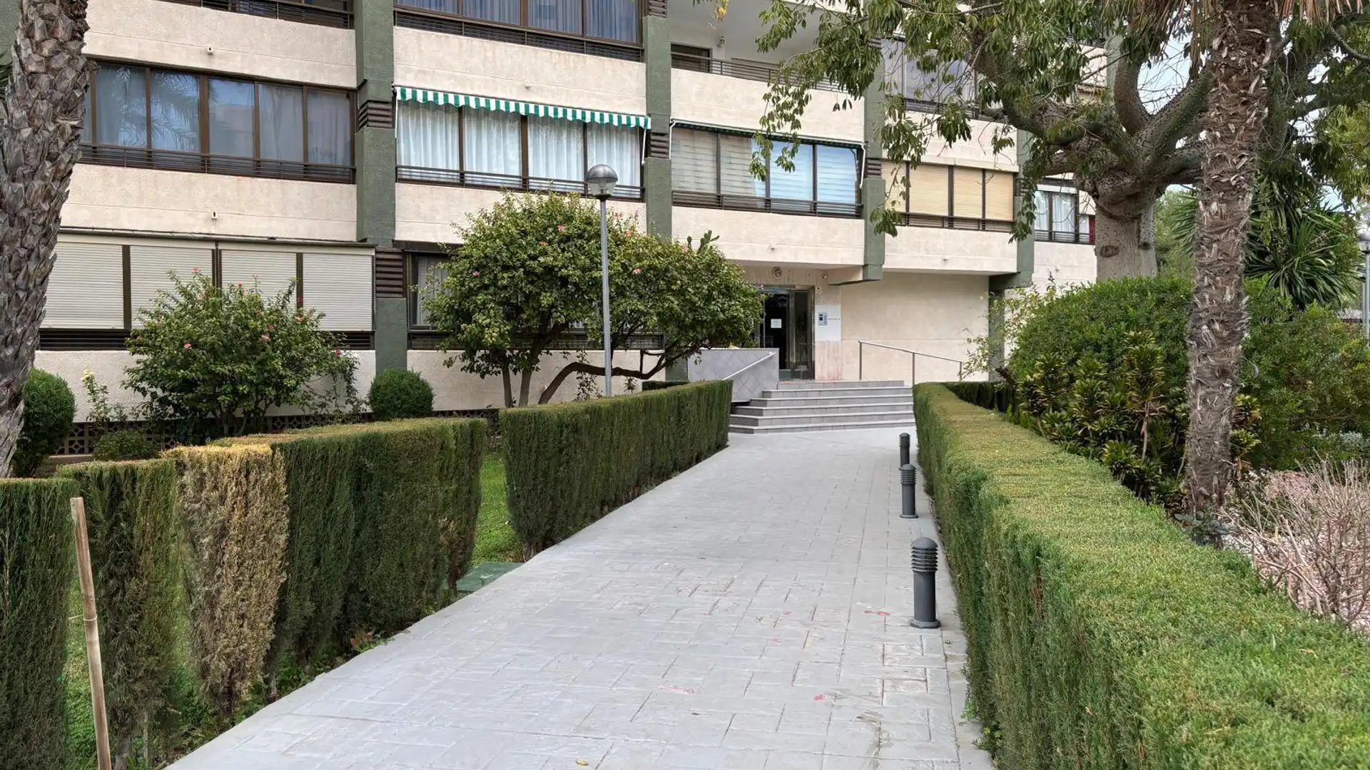 Vista exterior de Apartamento en venta en Benidorm con Aire acondicionado, Calefacción y Jardín privado