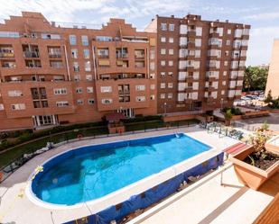 Swimming pool of Flat for sale in Alcorcón  with Air Conditioner, Heating and Private garden