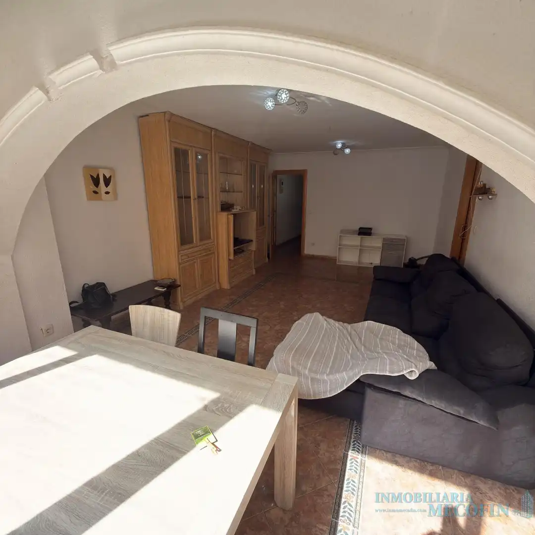 Wohnung zum Verkauf in Benidorm mit Klimaanlage und Terrasse