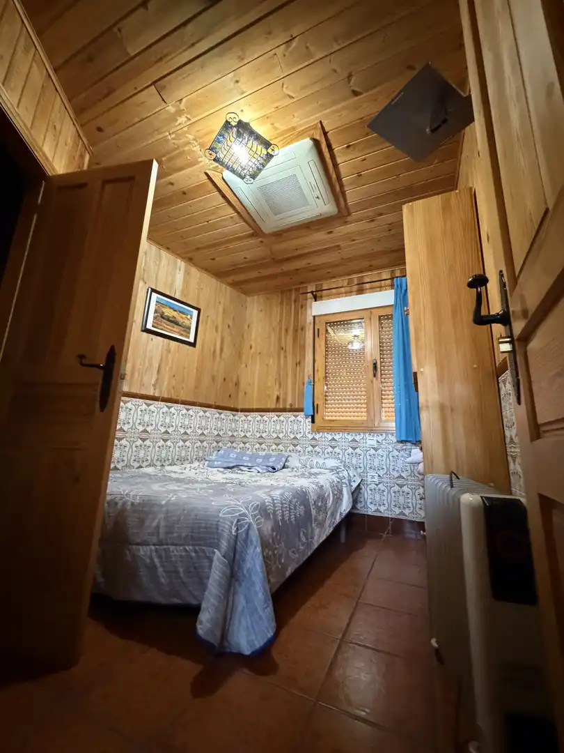 Bedroom of Commercial properties for sale in Ataquines, Valladolid