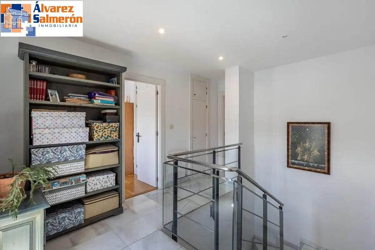 Houses for sale in Granada  with Air Conditioner, Terrace and Storage room