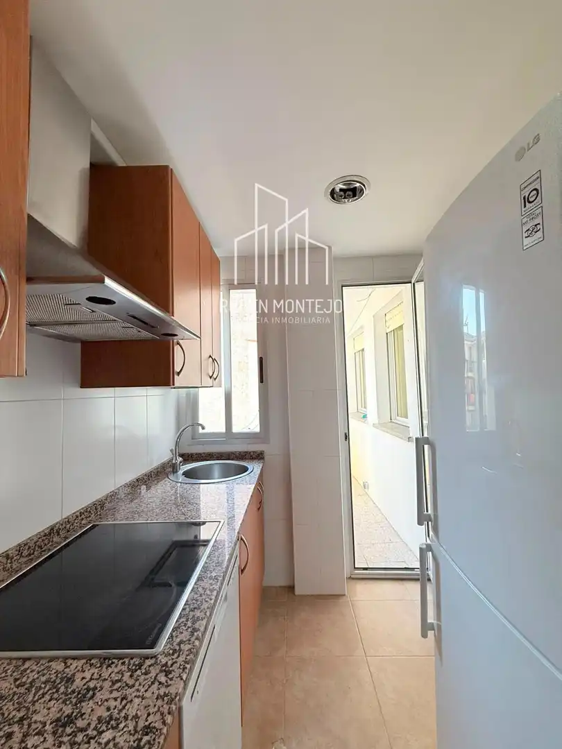 Cocina de Piso de alquiler en Salamanca con Calefacción, Terraza y Horno