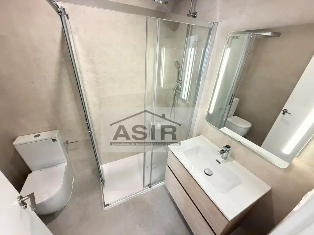 Baño de Ático de alquiler en Polinyà de Xúquer con Piscina