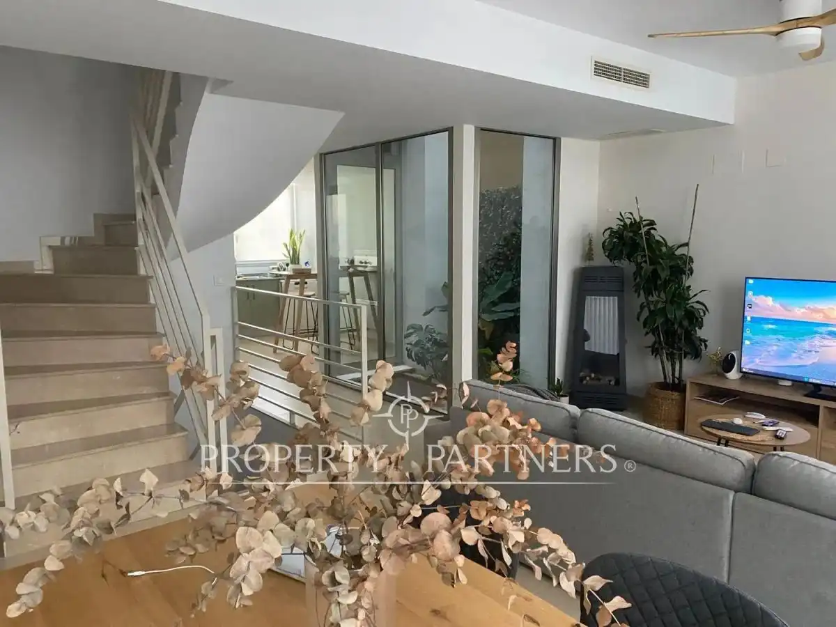 Casa adosada en venta en La Pobla de Vallbona con Aire acondicionado, Calefacción y Terraza