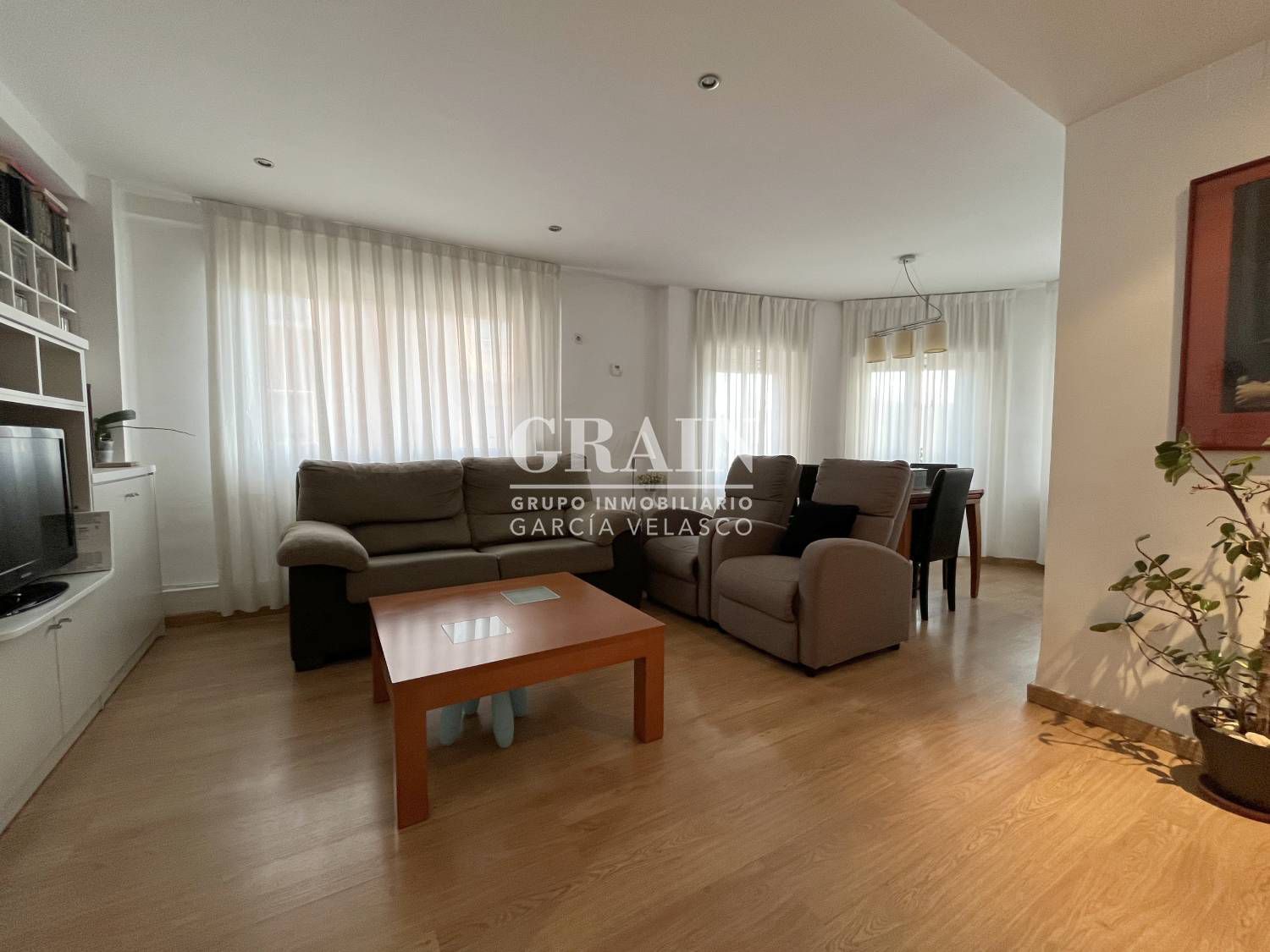 Living room of Flat for sale in  Albacete Capital  with Air Conditioner, Heating and Balcony