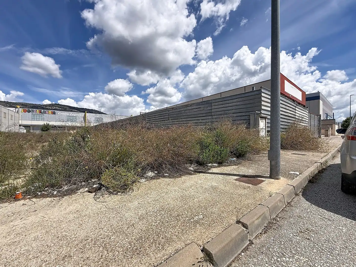Industrial land for sale in Onil