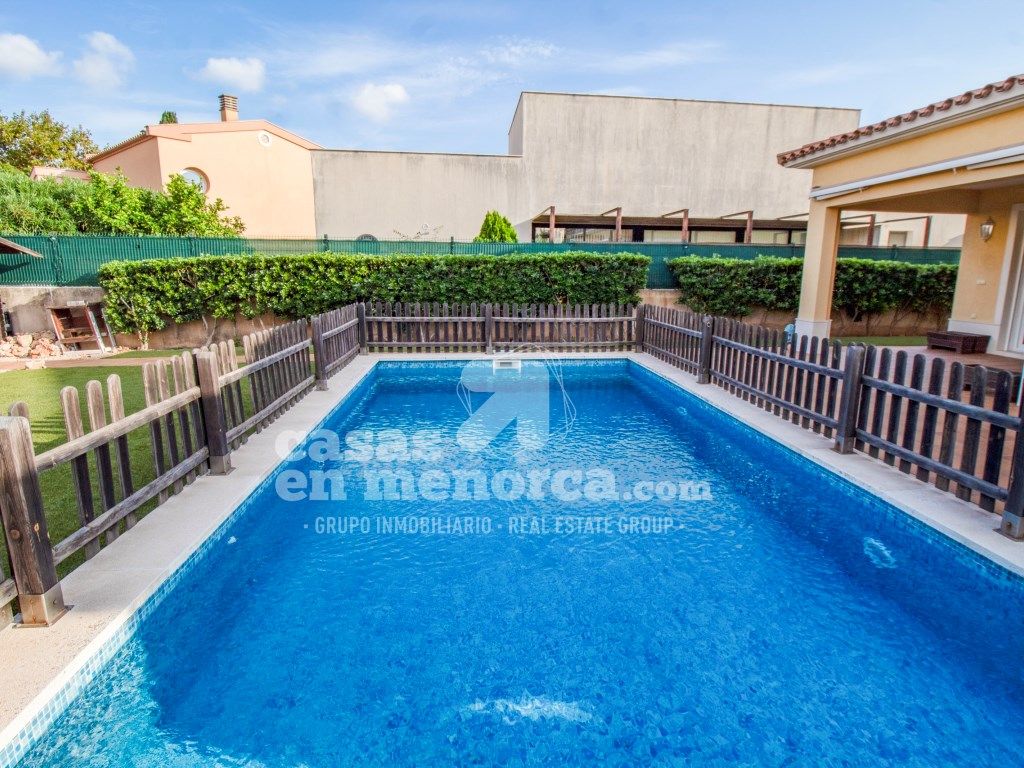 Swimming pool of House or chalet for sale in Maó  with Air Conditioner, Private garden and Terrace
