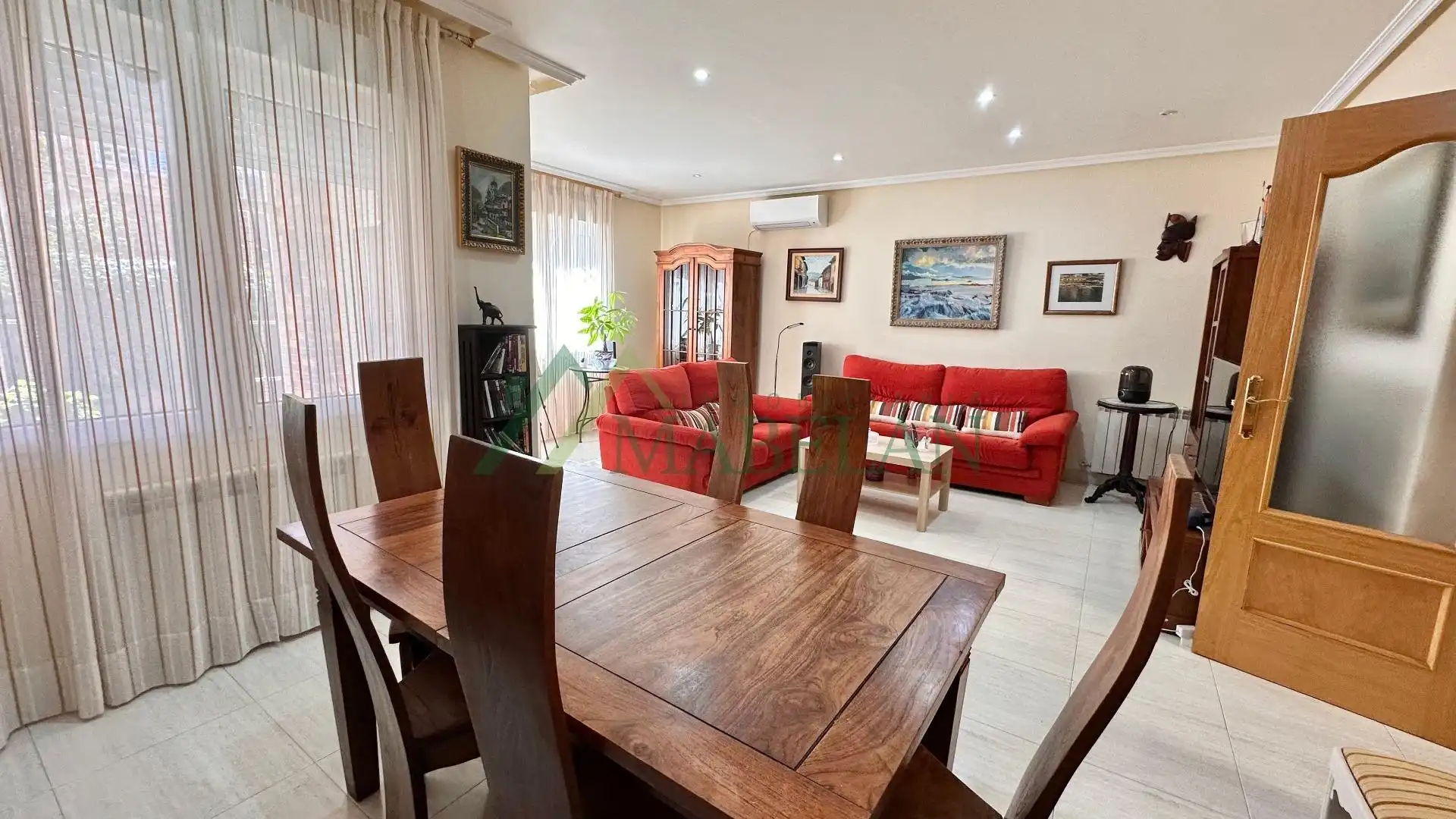 Sala de estar de Casa adosada en venta en Valdemorillo pueblo