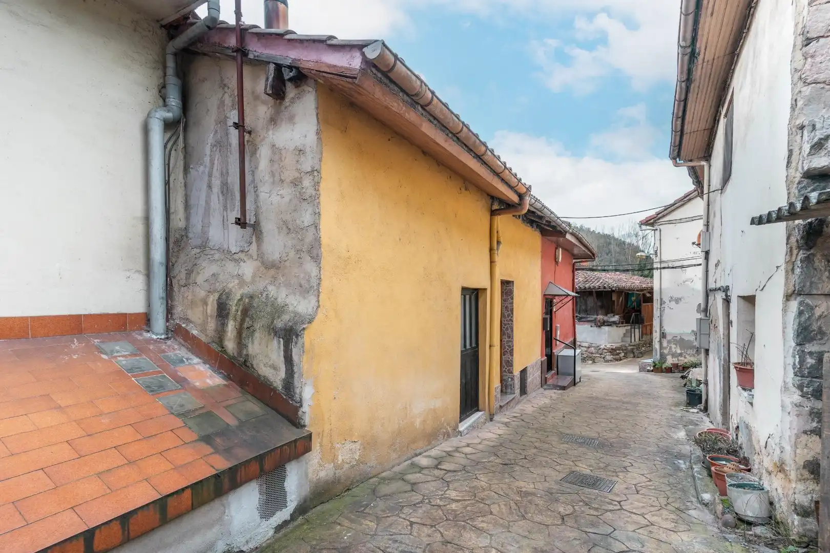 Vista exterior de Casa o xalet en venda en Oviedo  amb Calefacció