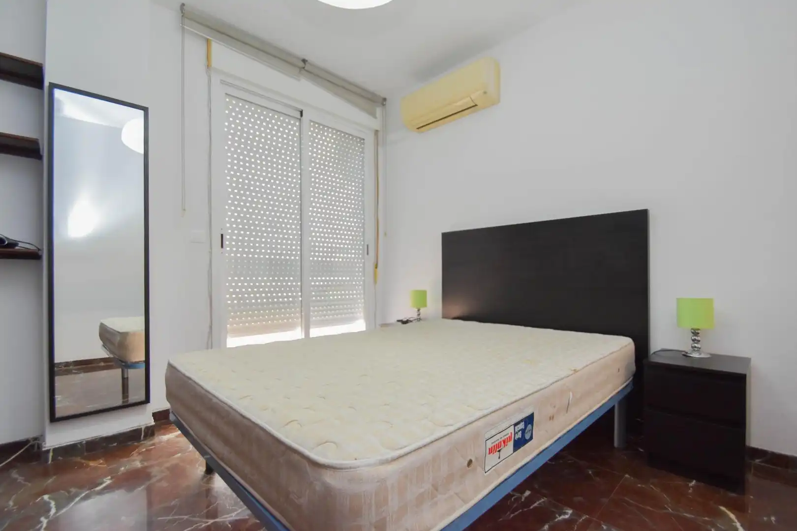 Habitación de Piso en venta en Granada con Aire acondicionado, Calefacción y Terraza