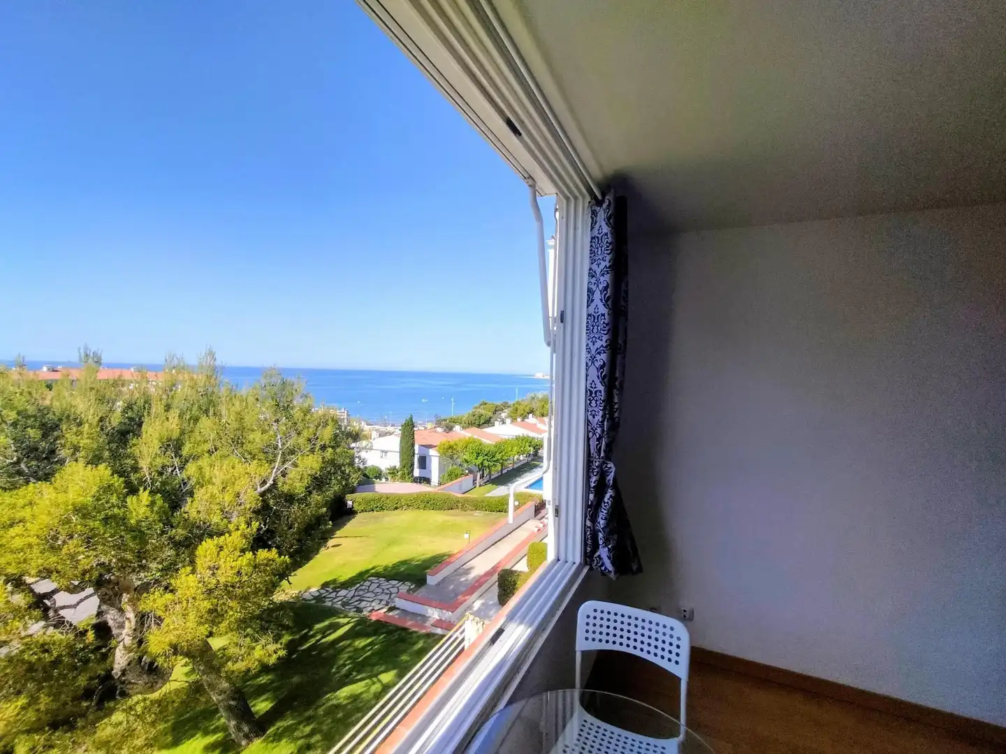 Schlafzimmer von Wohnung zum Verkauf in Sitges mit Privatgarten und Gemeinschaftspool