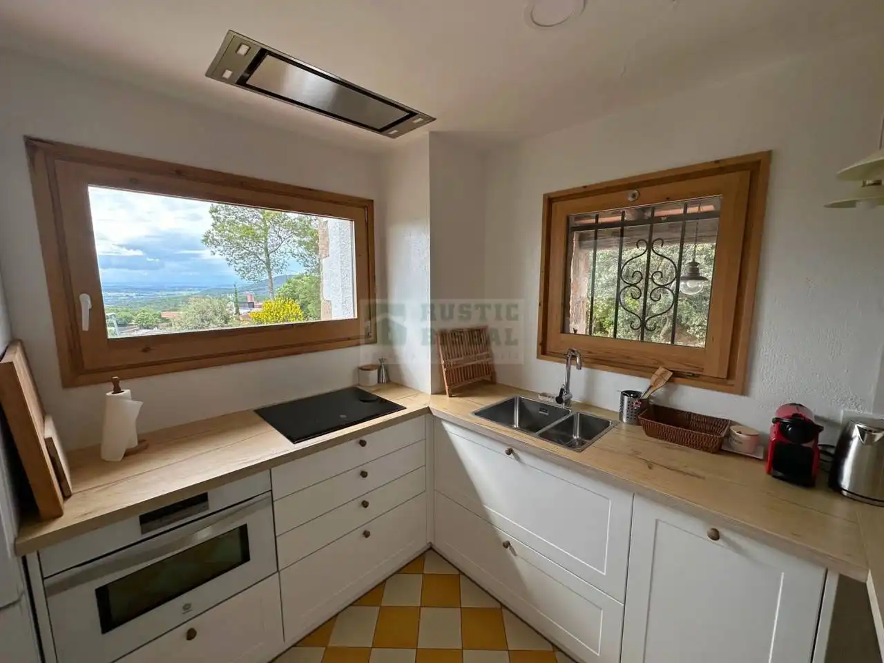 Cocina de Casa o chalet de alquiler en Begur con Calefacción, Jardín privado y Piscina