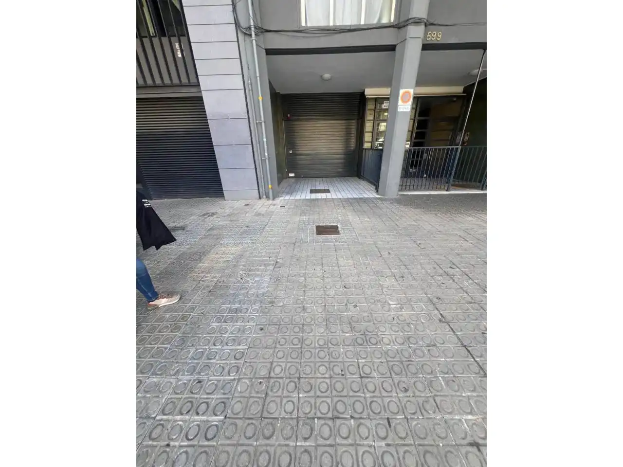 Vista exterior de Garaje en venta en Barcelona con Alarma