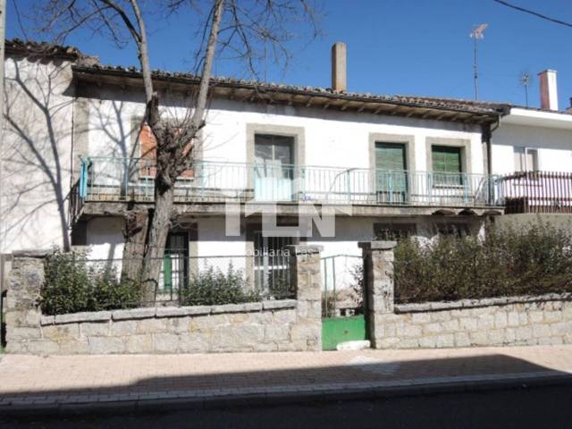 Casa-chalet en Venta en Calle Bardera en Las Navas del Marqués